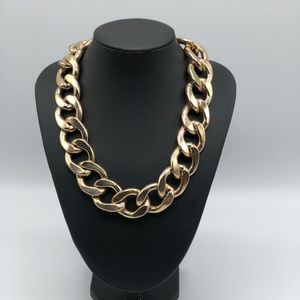 Chain link necklace